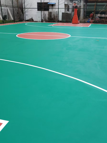 内江 球场长期使用易出现地面开裂